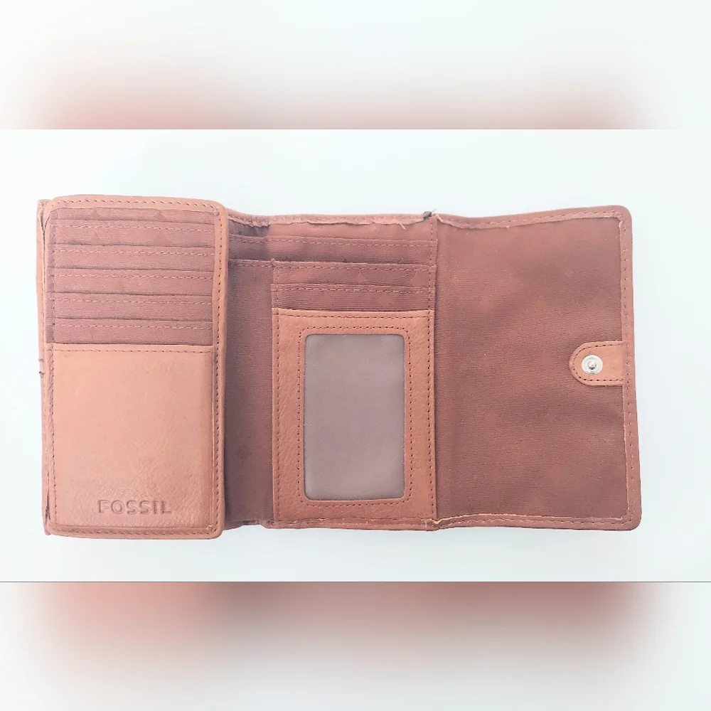 FOSSIL Maddox Keyhole Tri-Fold Brown Leather Wallet Trifold